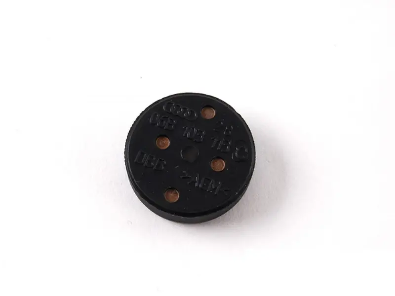 Audi / Vw  Cover   06B-103-113C 1