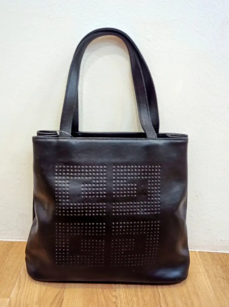 Givenchy Shoulder Bag-Blavk Leather With Perforated Logo Givenchy 1